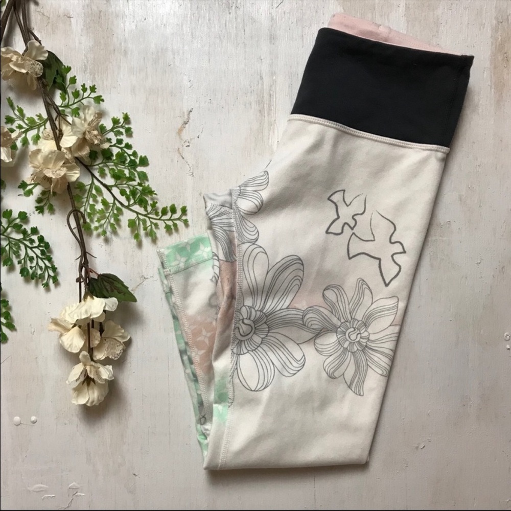 Lululemon Floral Print Capri leggings